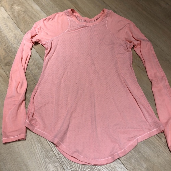 lululemon athletica Tops - Lululemon Long Sleeve Peach/Pink Size 6